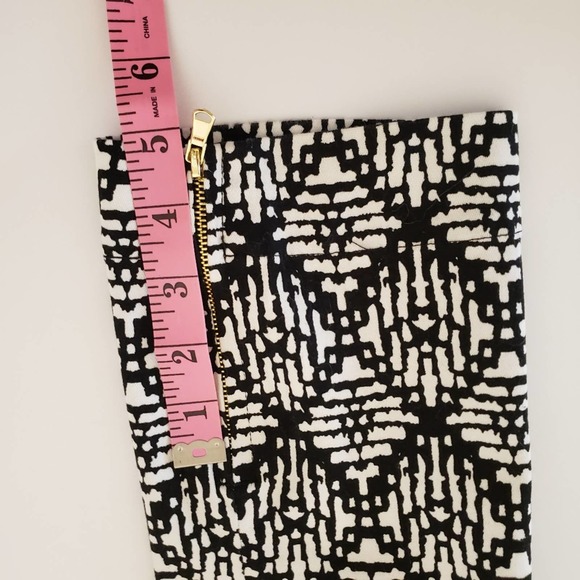 E39 by Eric Size 10 Black and White Graphic Print Pant Zip Ankle - Picture 9 of 9
